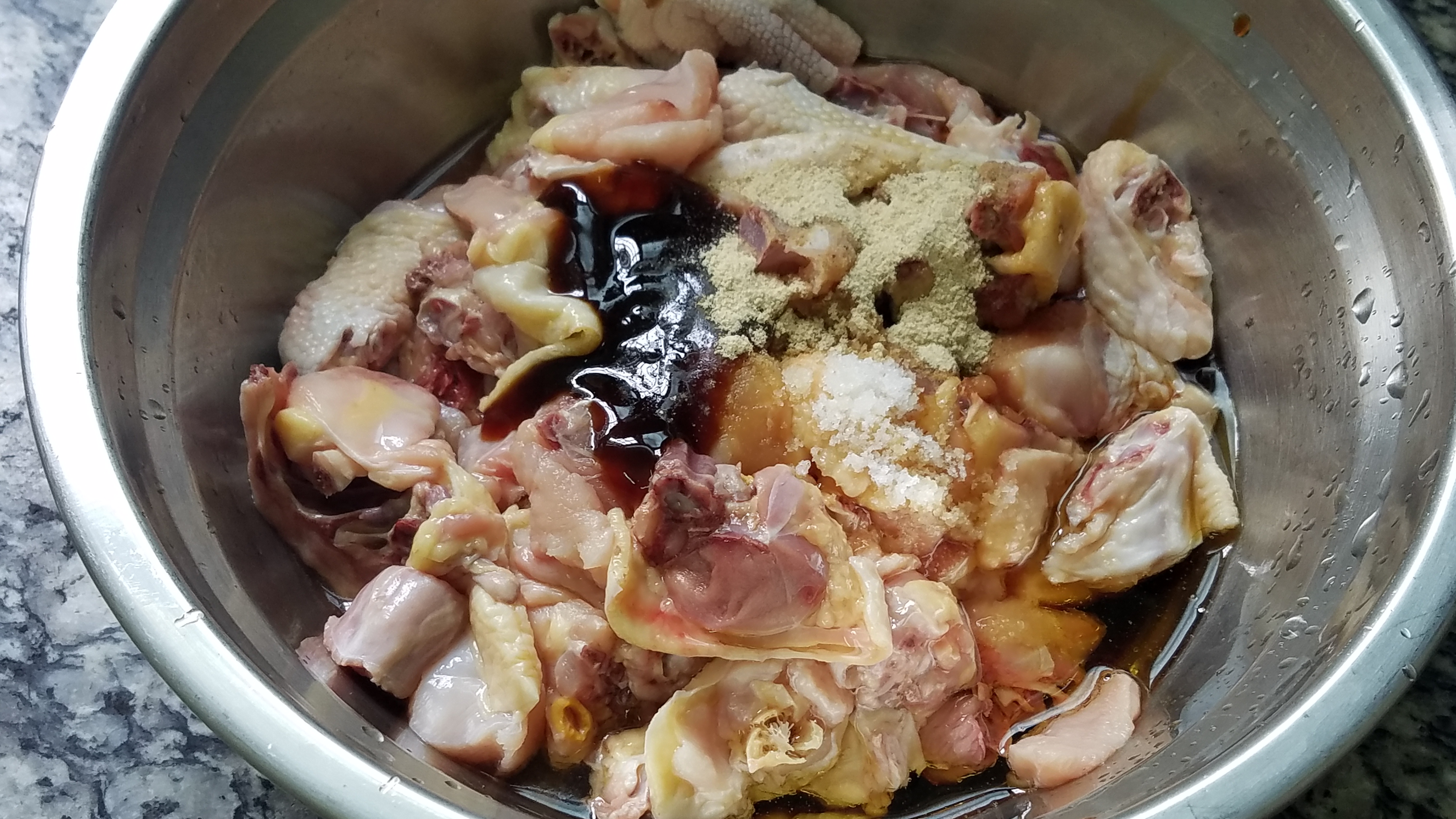 香喷喷的鸡肉煲,鸡肉香嫩的制作方法