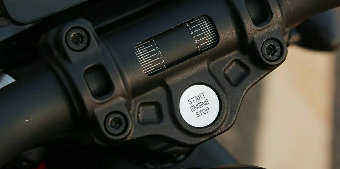 龙嘉V霸650发布：辐条、日清、KYB、无钥、座椅手把加热