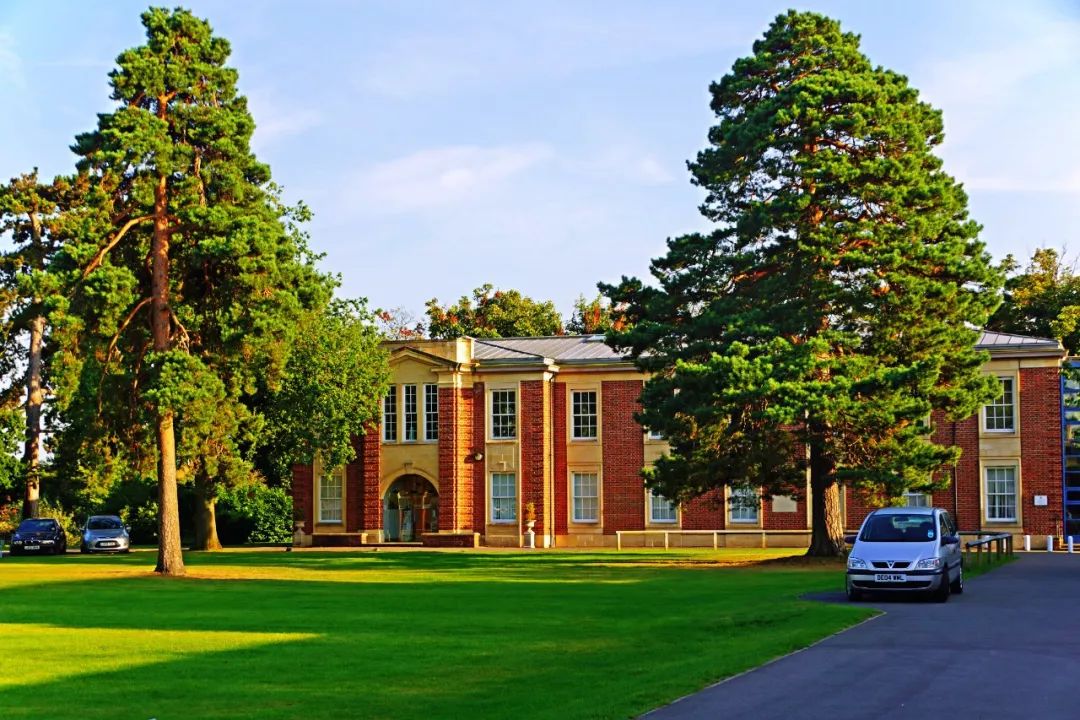 英国私校推荐之皇家罗素中学,英国24所罗素大学