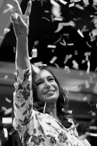 历史传奇:舞女出身的伊萨贝尔为何当上阿根廷第一位女总统?