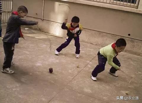 80后小时候玩的纸玩具,小时候玩过的玩具80后满满的回忆