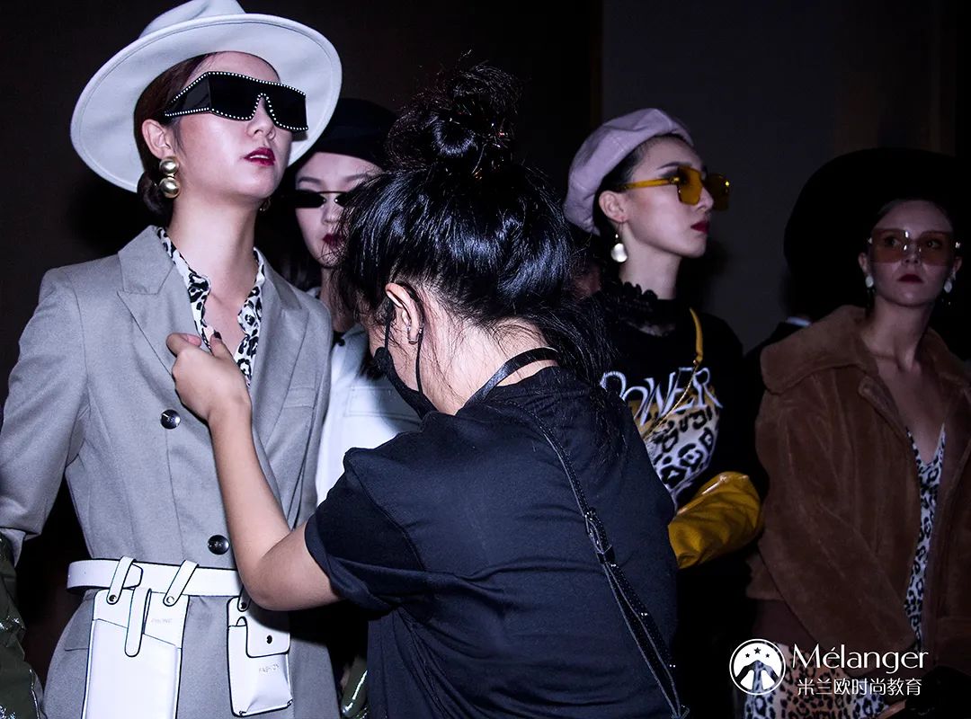 zara也能穿出高级,zara怎么穿出复古感