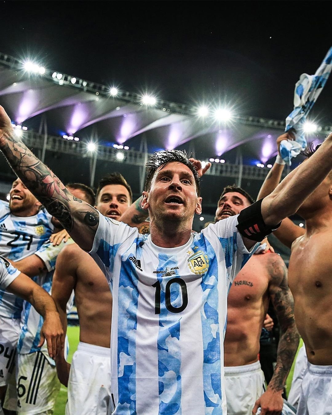 梅西夺冠成为当之无愧的第一人,梅西夺冠阿根廷场外反应