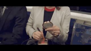 住江景房还开奥迪A8？“假公关”黄轩佟丽娅被现实啪啪打脸了