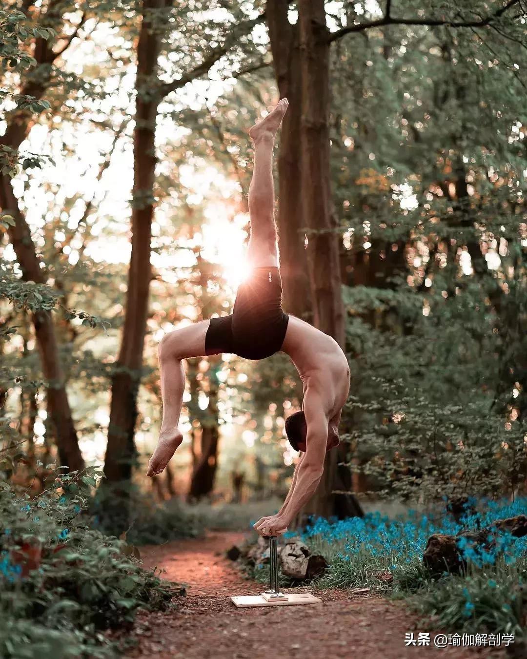 对瑜伽的热爱从不改变,瑜伽并不难难的是坚持