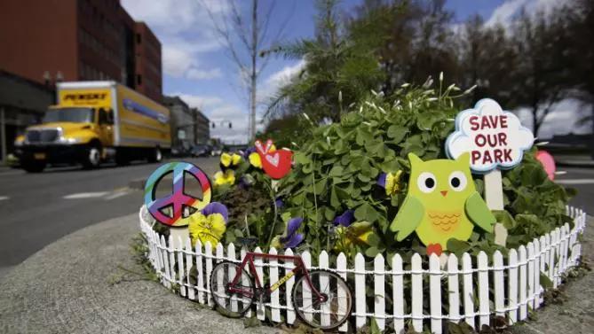 吉尼斯世界纪录最大的山体雕塑,吉尼斯世界最深的泳池