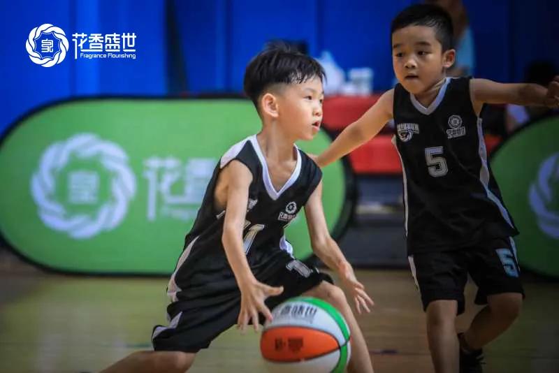 中国小篮球最新规则,小篮球讲解在篮球场上的正确姿势