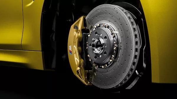 为什么宝马摩托车刹车好用,为啥宝马刹车那么硬