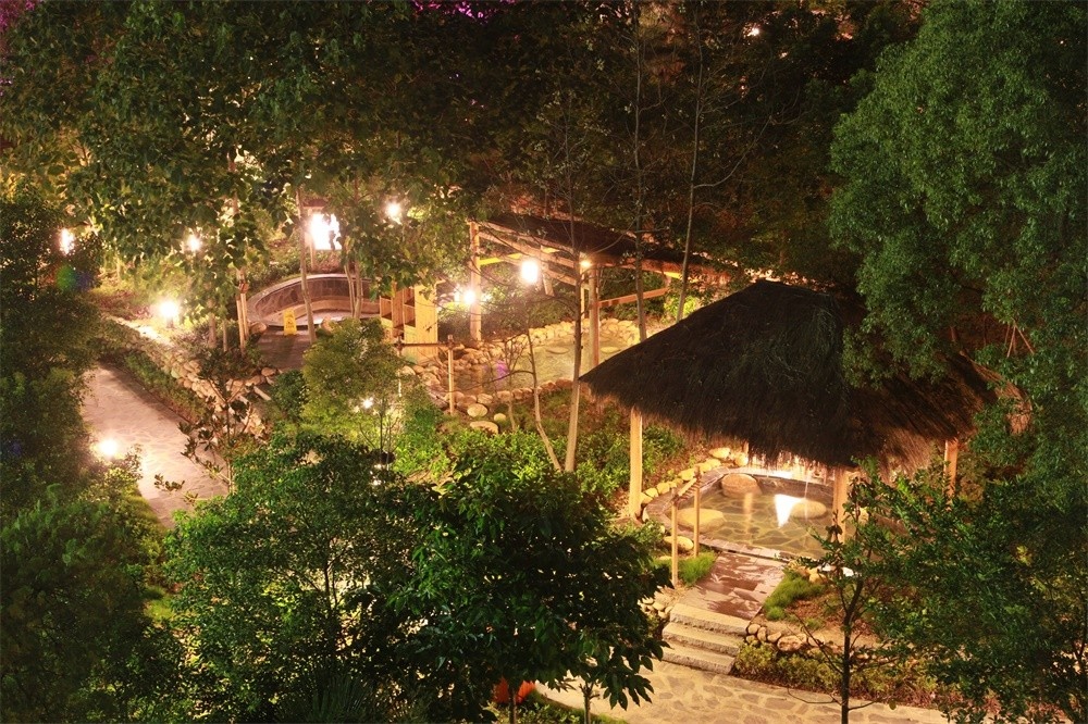 九江-庐山上汤温泉2大2小家庭票不到百元，畅玩温泉区+水上乐园！