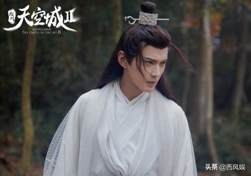 被“卖”到了香港，后自己把自己“买”了出来，太曲折，今已成名