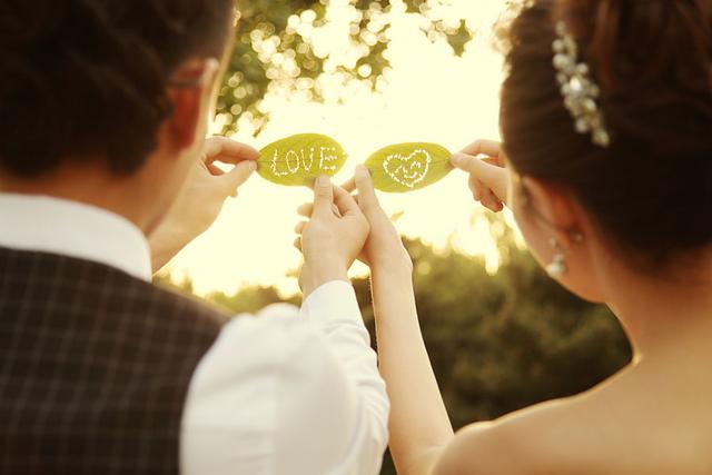 2023年下半年最流行的婚纱照风格,2022婚纱照流行风格150小个子