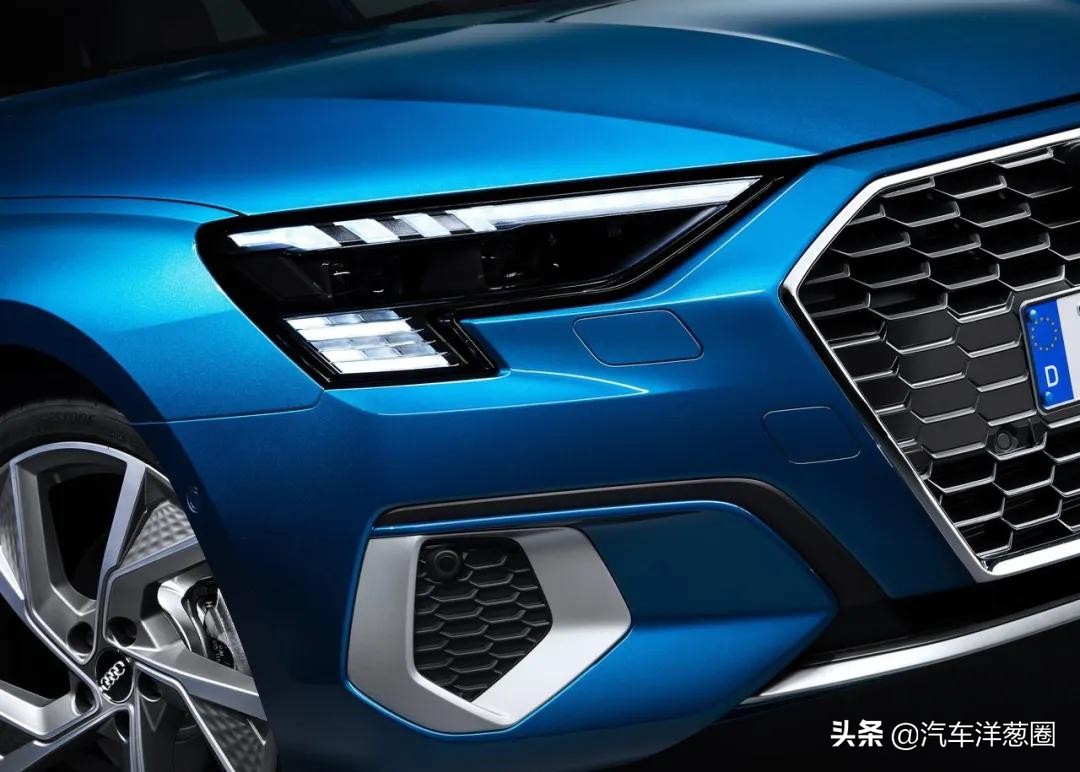 宝马发布全新车标,宝马蓝天白云标改黑白标