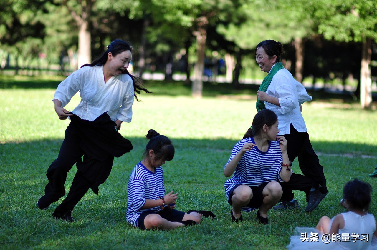 2022语文高考作文热点话题,2023高考语文作文素材热点话题