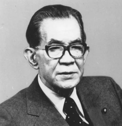 日本首相田中角荣表现,日本首相田中角荣简历