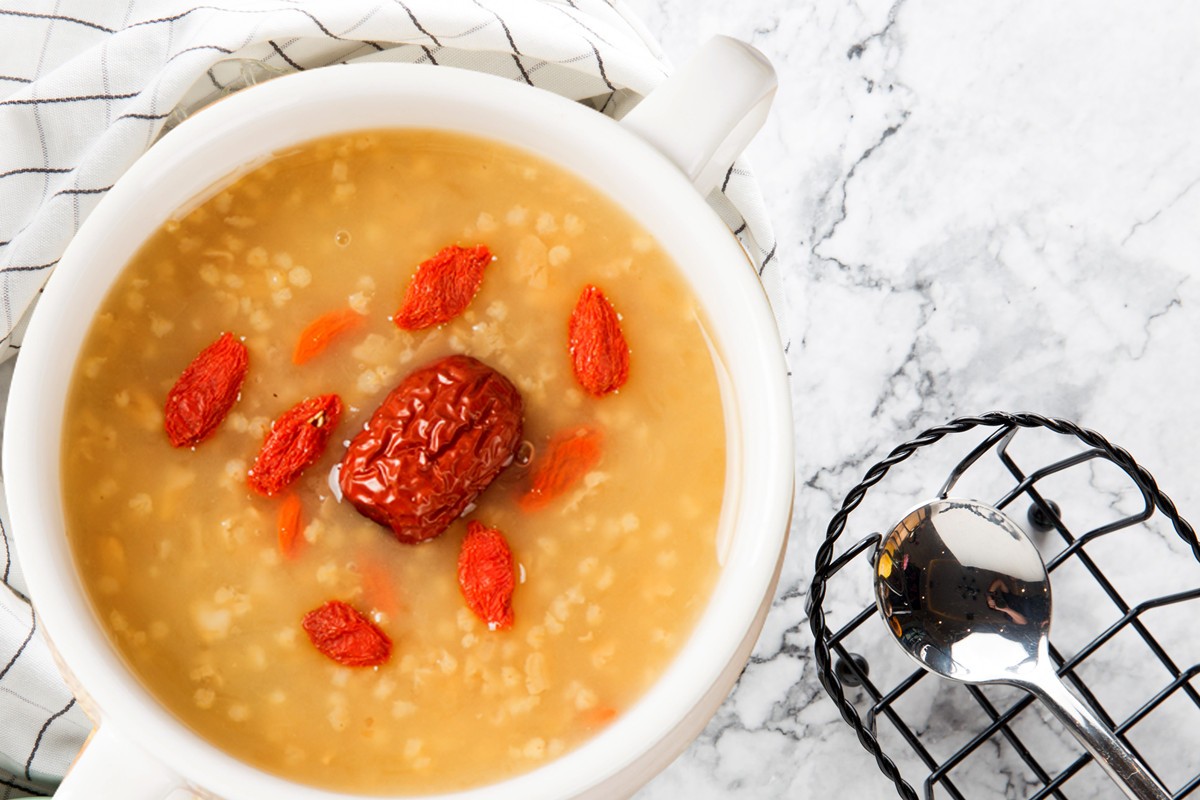 坐月子时期产妇饮食要注意哪些,产妇坐月子饮食上要注意什么