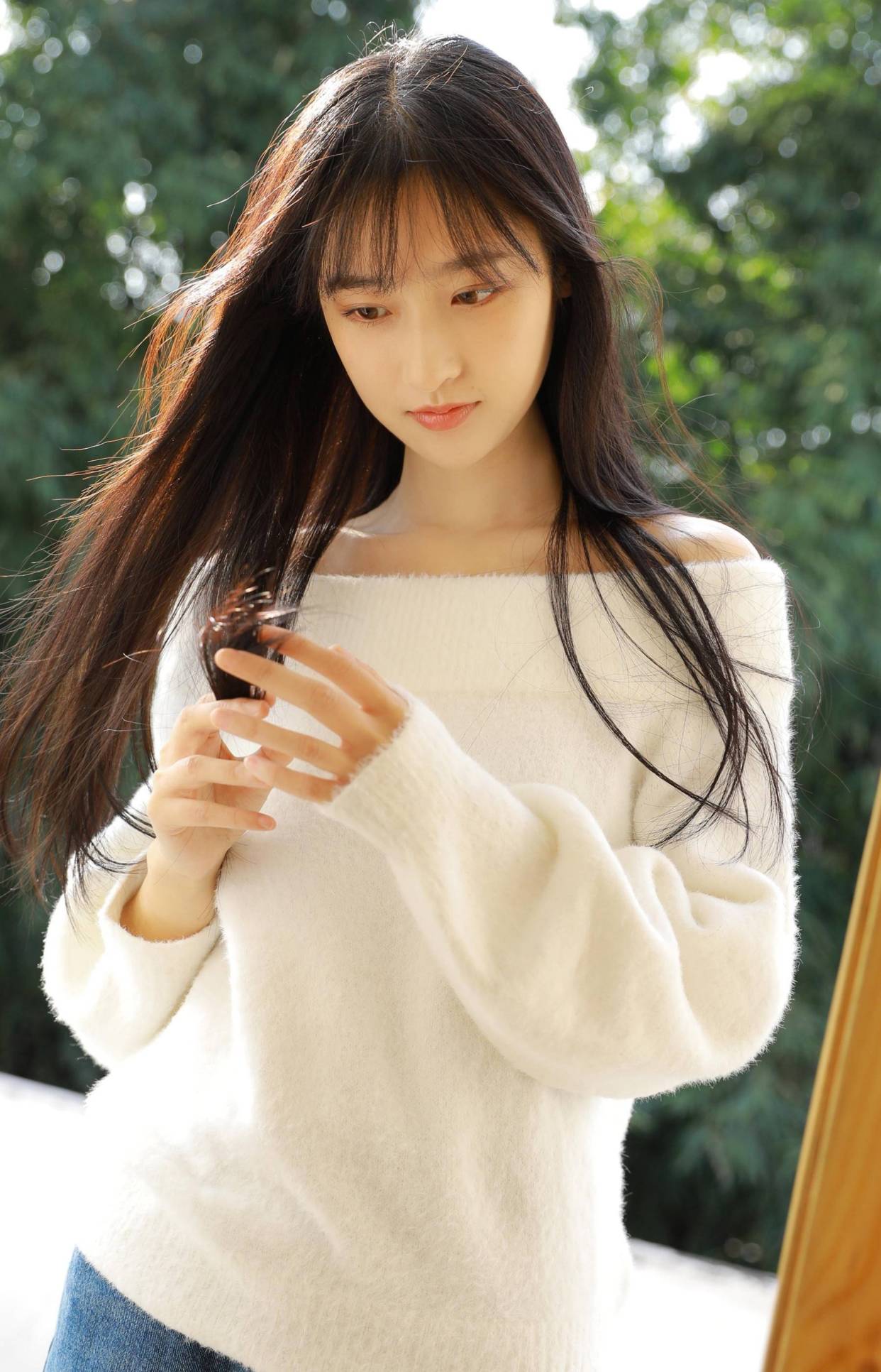 该留多长的头发，让你的身高来决定，剪对了显高还提升气质