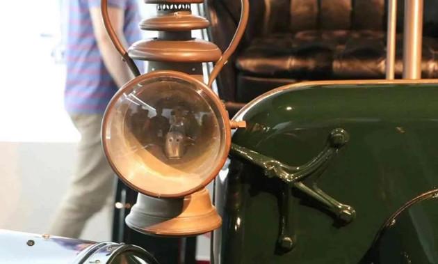 1分钟带你了解各种车灯的区别,涨知识聊一聊汽车车灯的发展史