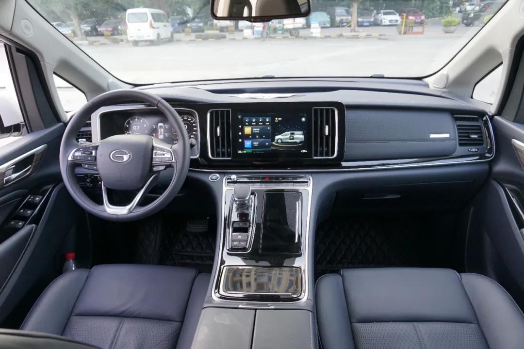 到底是买传祺m8好还是荣威mpv好呢,完美诠释中国式豪华mpv传祺m8