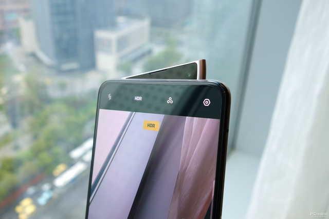 “净空区”没了，Reno最强信号的秘密在这里