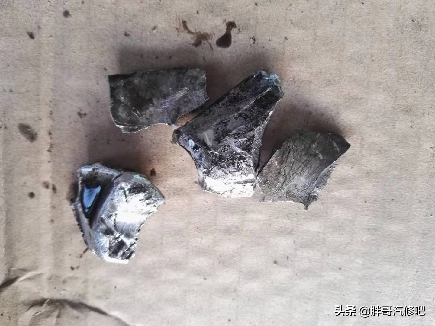 变速箱壳体损坏是维修还是换新,汽车变速箱壳破裂怎么维修