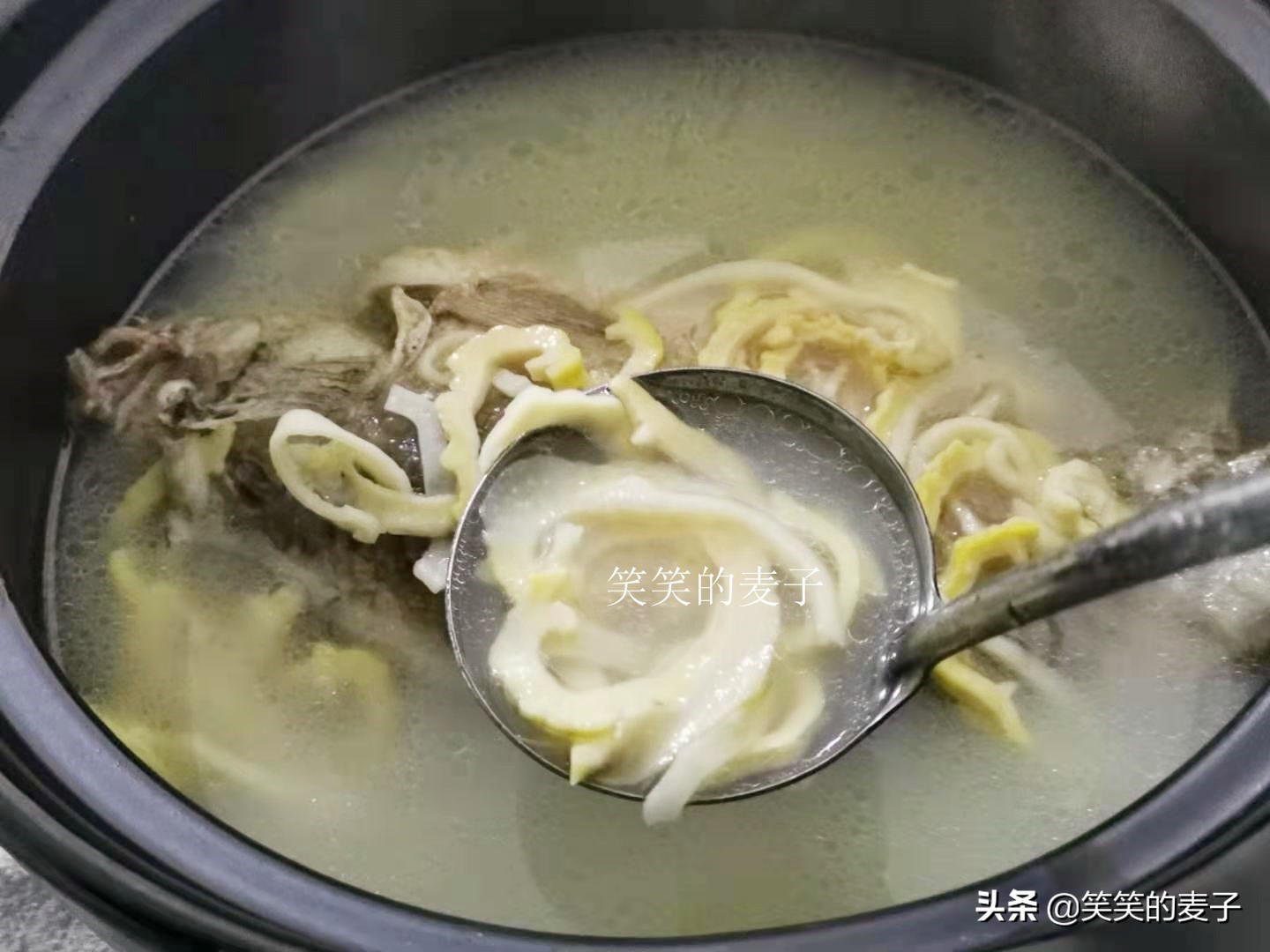 毛竹笋干怎么泡发最快最好吃,自己做笋干泡多少时间可以烧肉