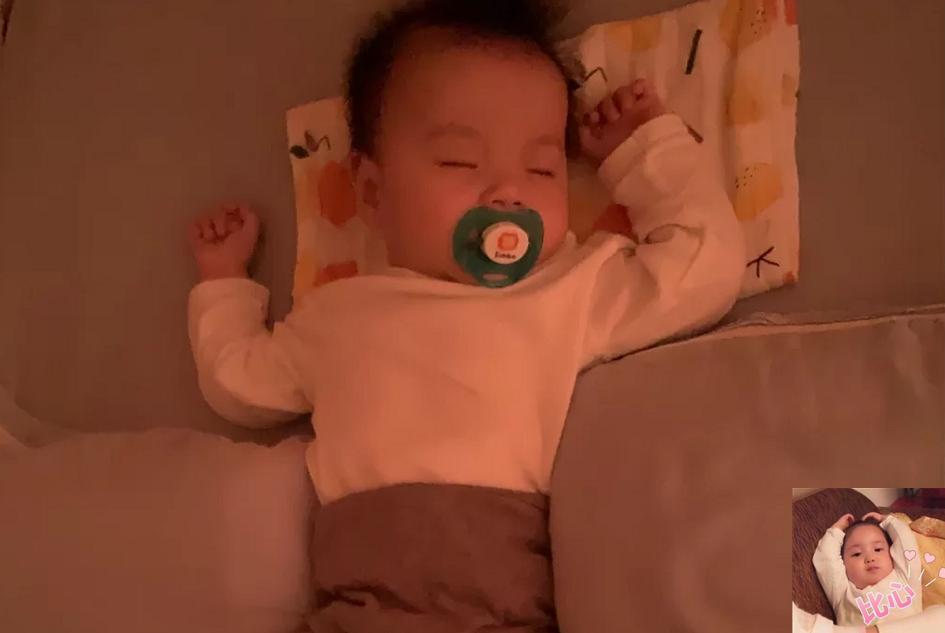 宝宝哭闹不睡觉老哭怎么安抚,宝宝老是哭并且显得很烦躁