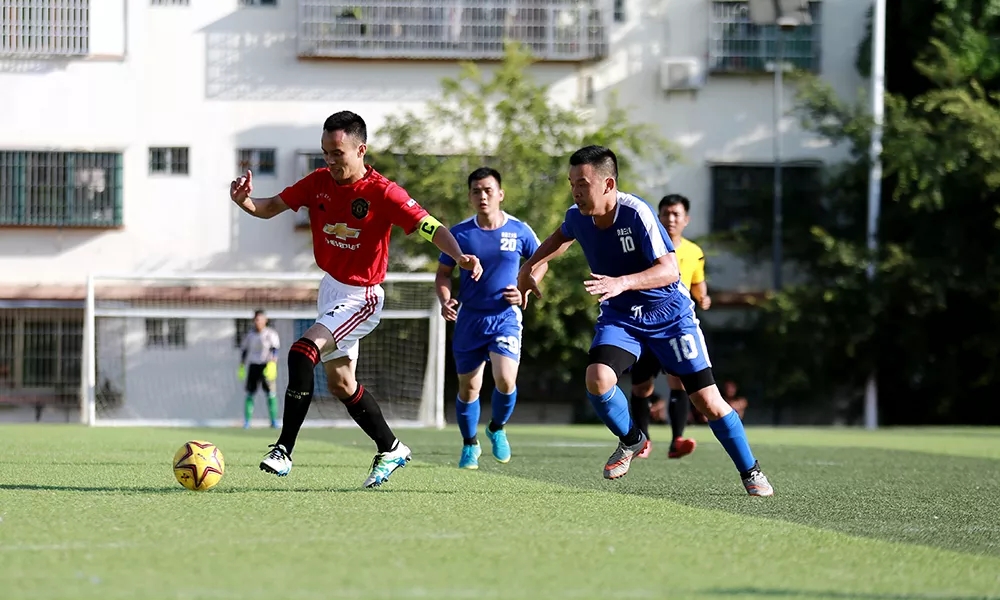 青春舞动绿茵场,青春跃动篮球赛