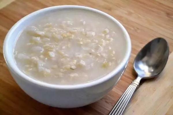 冬天嘴唇爆皮干裂最快的解决方法,冬季养生冬季嘴唇干裂起皮的原因