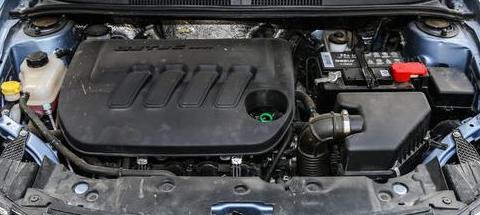 4万入手什么车？吉利金刚是个不错的选择，还没有家族“回”字脸