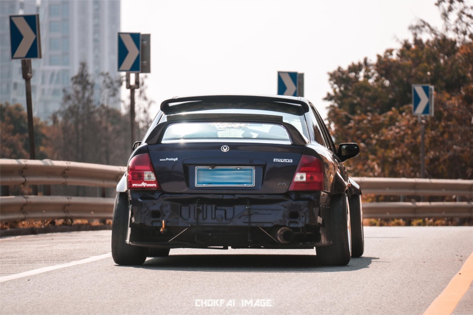 几几年的马自达323最好看,亲手打造超级车