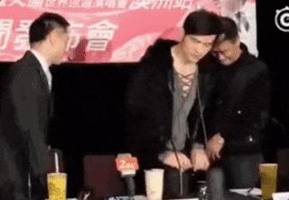 这位华语圈顶级音乐人,如今幸福的只剩奶茶和月半!