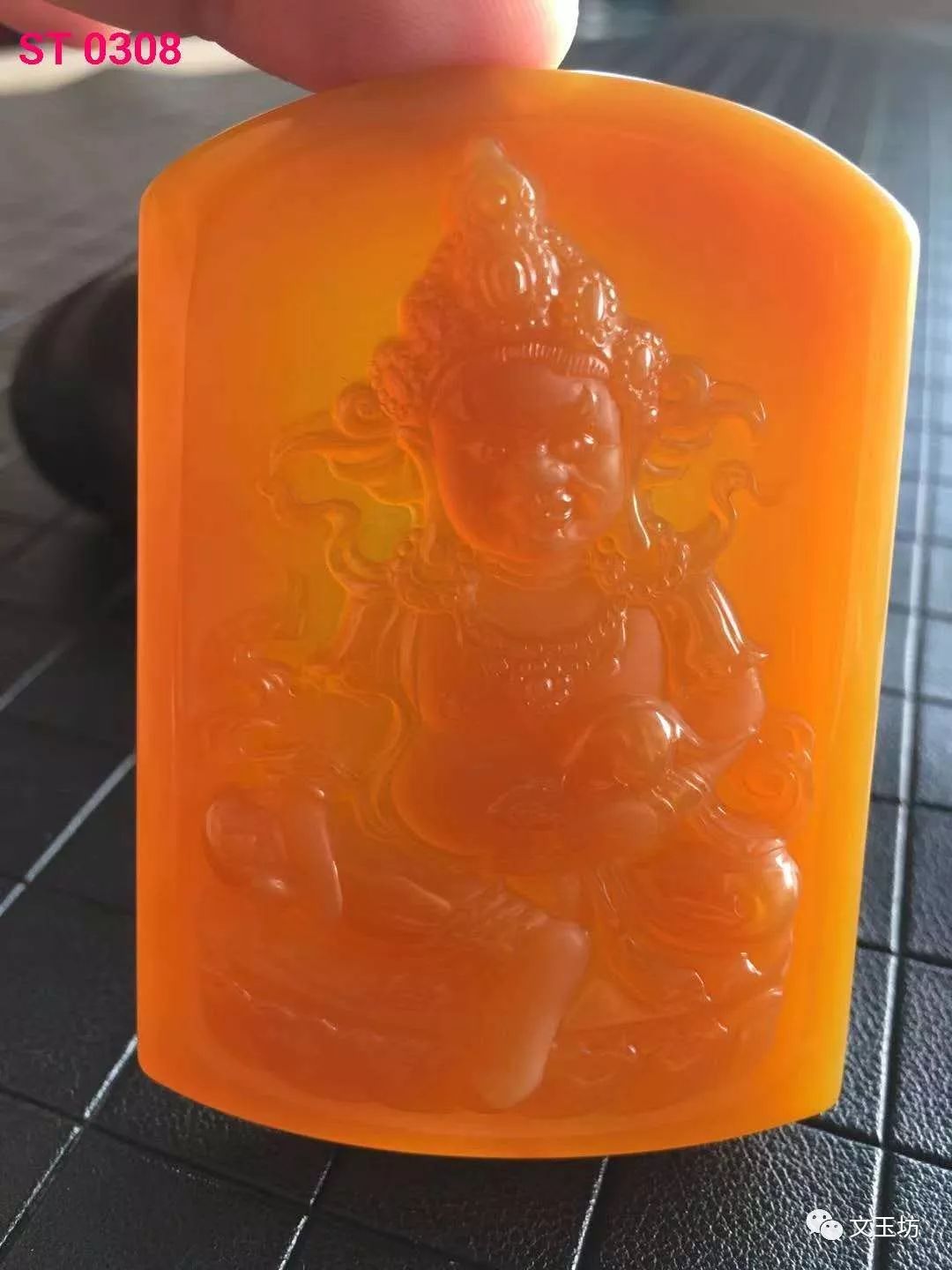 黄龙玉黄蜡石金丝玉区别,黄龙玉是不是黄蜡石