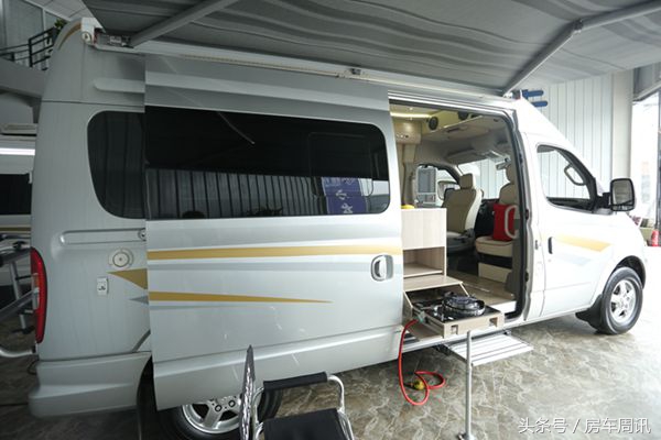原厂豪华2018款大通长轴b型房车,大通无中门版的b型房车