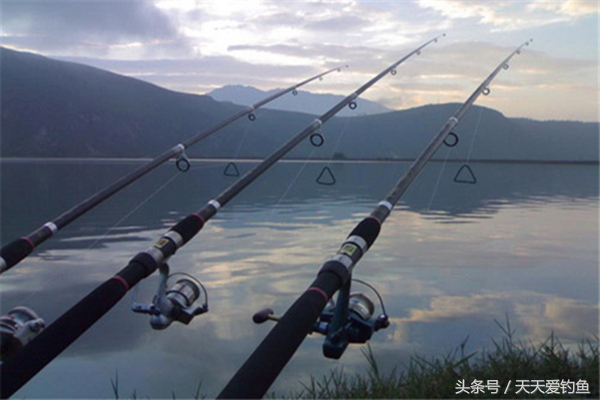 抛竿爆炸钩钓底教学,水库抛竿爆炸钩钓鱼技巧