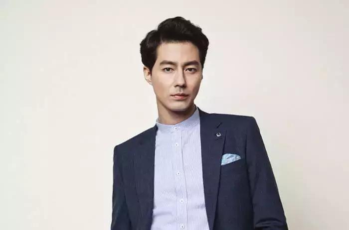 发际线高额头太饱满适合什么发型,发际线大额头高适合的发型