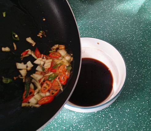 核桃仁炒什么好吃又营养,凉拌木耳花生核桃仁