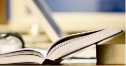 申论大作文标题居中还是空四个格,四川公务员省考2024申论作文标题