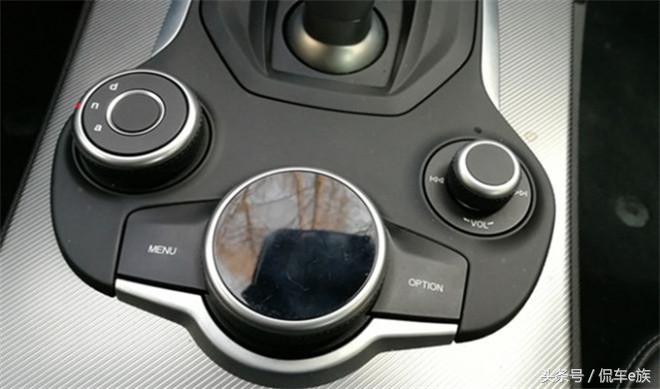 阿尔法罗密欧stelvio照片,阿尔法罗密欧stelvio和什么最像