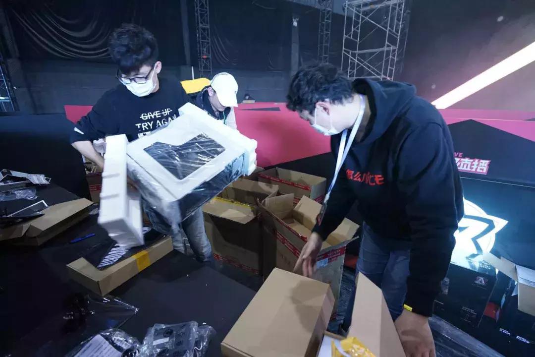 全民吃鸡贺岁杯决赛第二场解说,全民吃鸡贺岁杯总决赛的质疑