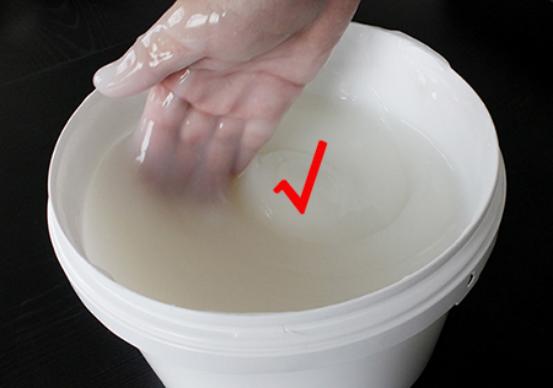 装修用糯米胶贴墙布污染大吗,装修用糯米胶安全吗