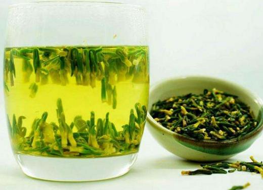 春季上火小便黄喝什么茶最好,春天喝什么茶降火祛湿气