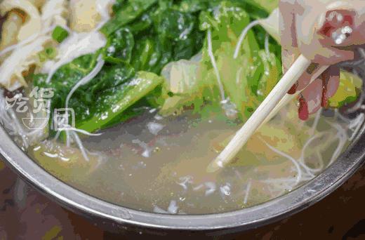 这家店的老板心太坏，放这么多料，是存心为难我胖虎？