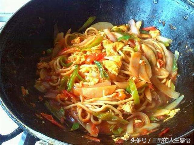 做好的剩面条的最佳处理方法,剩面条怎么做好吃简单方法