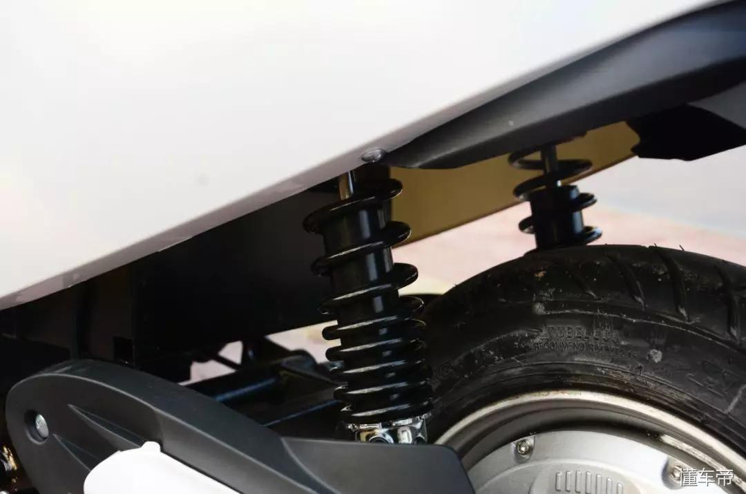 运动炫酷款电动车,三雅电动车