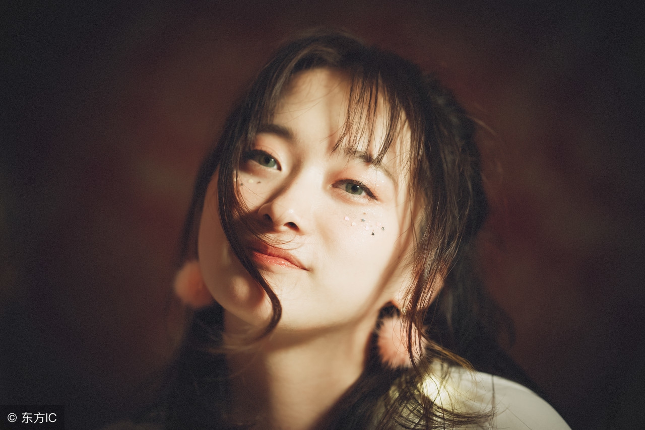 有些人留着没用删了心痛,有些人删除了再也找不到了