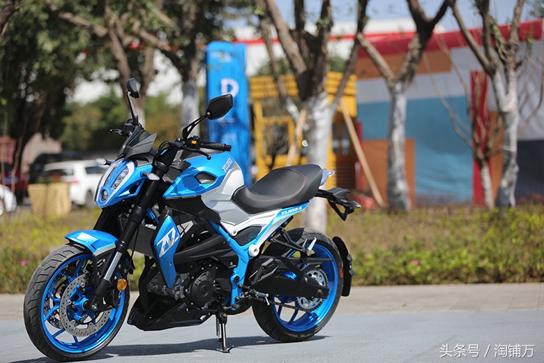 春风250nk和豪爵dl250对比,最新款春风250和赛250哪个更好一点