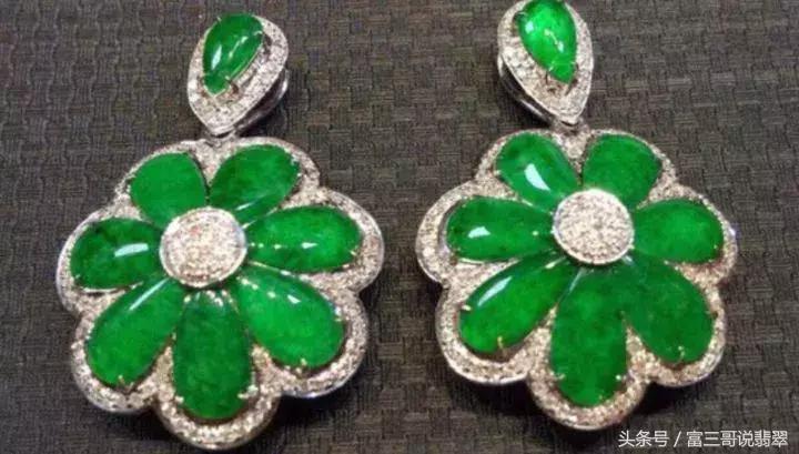 这种绿不叫帝王绿，这是翡翠中的薄水料、挖底货？