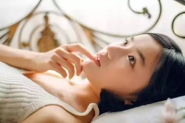 当女朋友不跟你亲怎么办,如果你的女朋友不跟你用情头