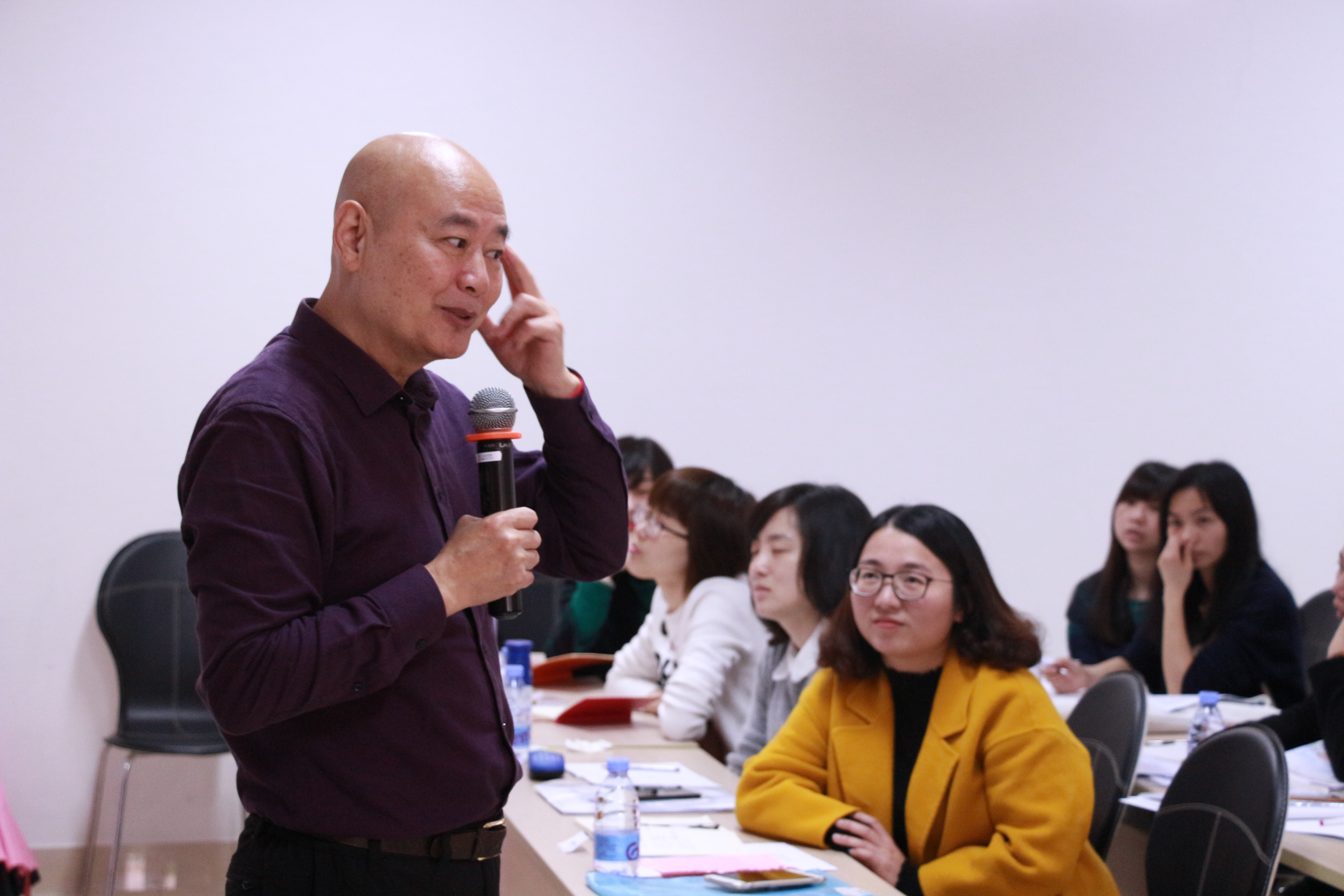 提升“脑译”思维助力世中运与国际大体联足球世界杯