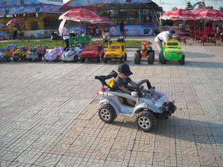 儿童玩具电动汽车怎么选,二手电动汽车如何选购